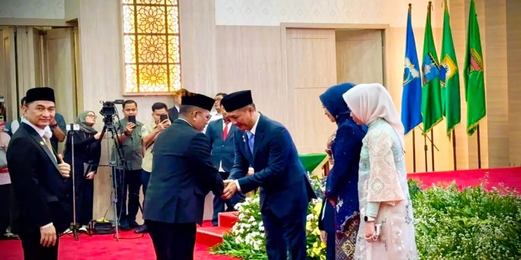 *Sekda Banten Deden