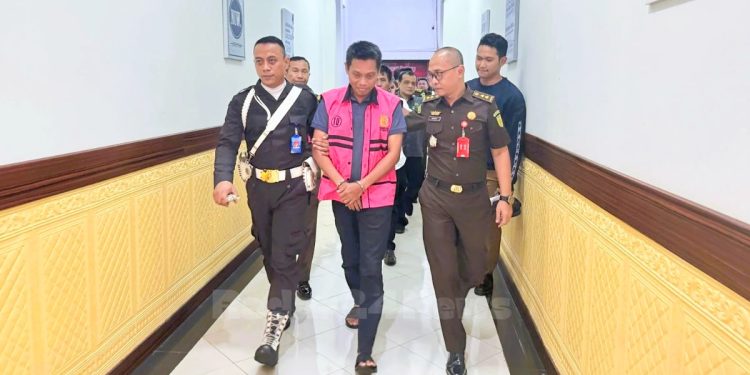 *korupsi pengangkutan sampah DLH