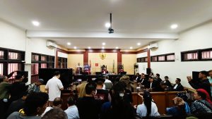 Dari Kursi Sidang ke Jalanan